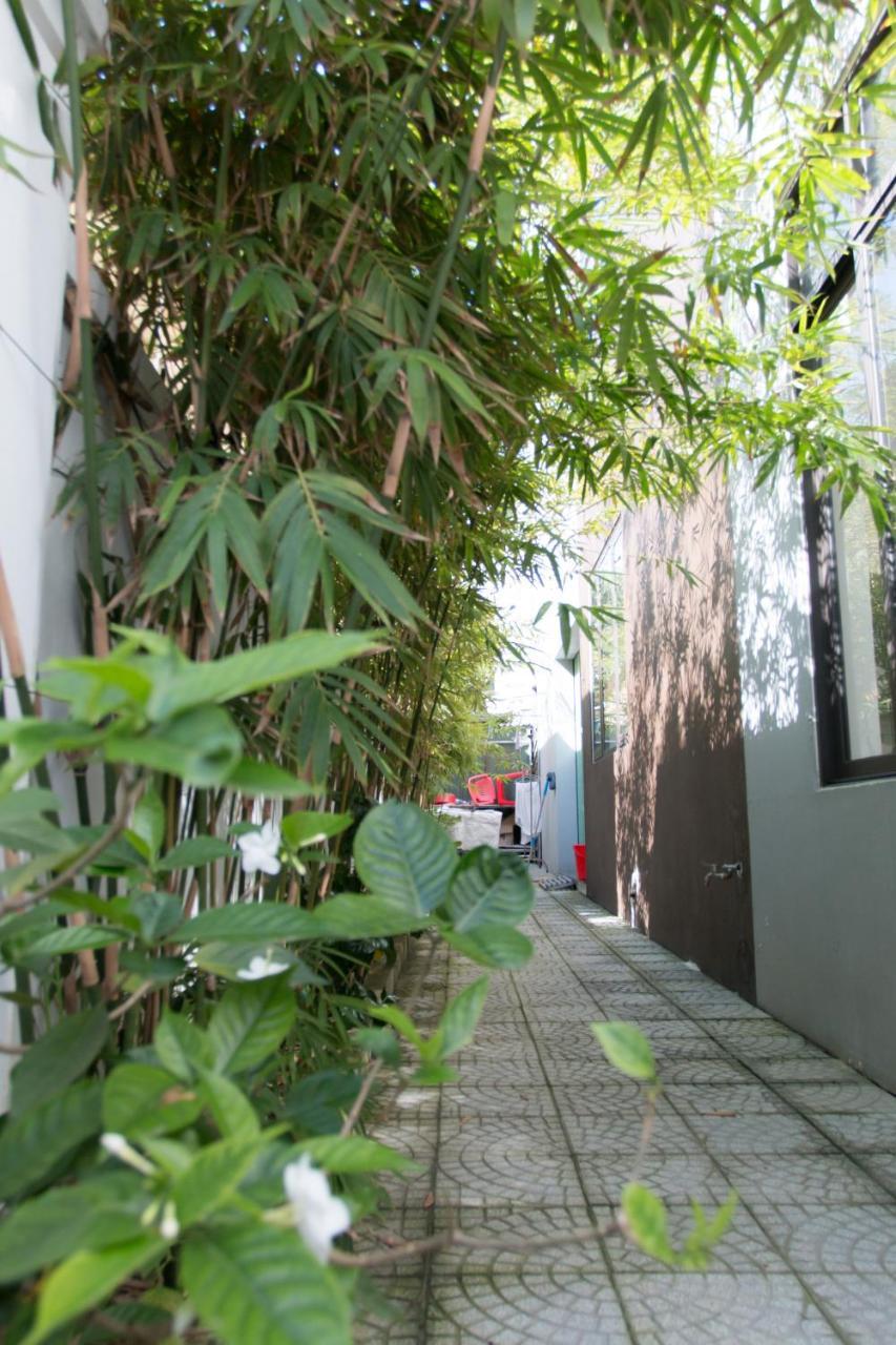 Royal Lion Hotel & Apartment ダナン市 エクステリア 写真