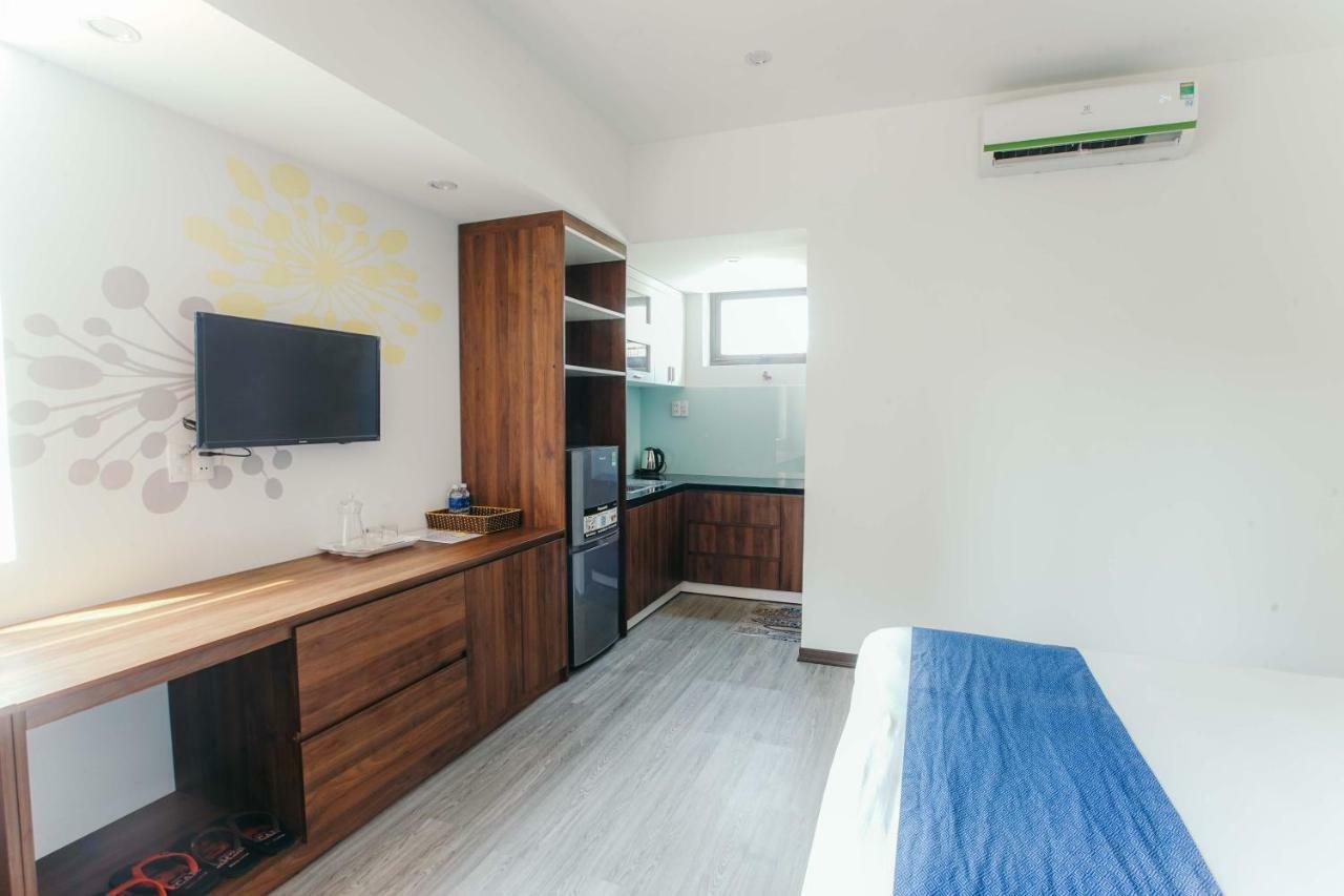 Royal Lion Hotel & Apartment ダナン市 エクステリア 写真