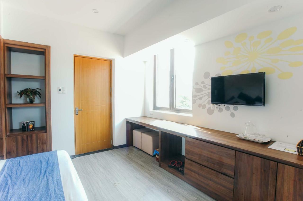 Royal Lion Hotel & Apartment ダナン市 エクステリア 写真