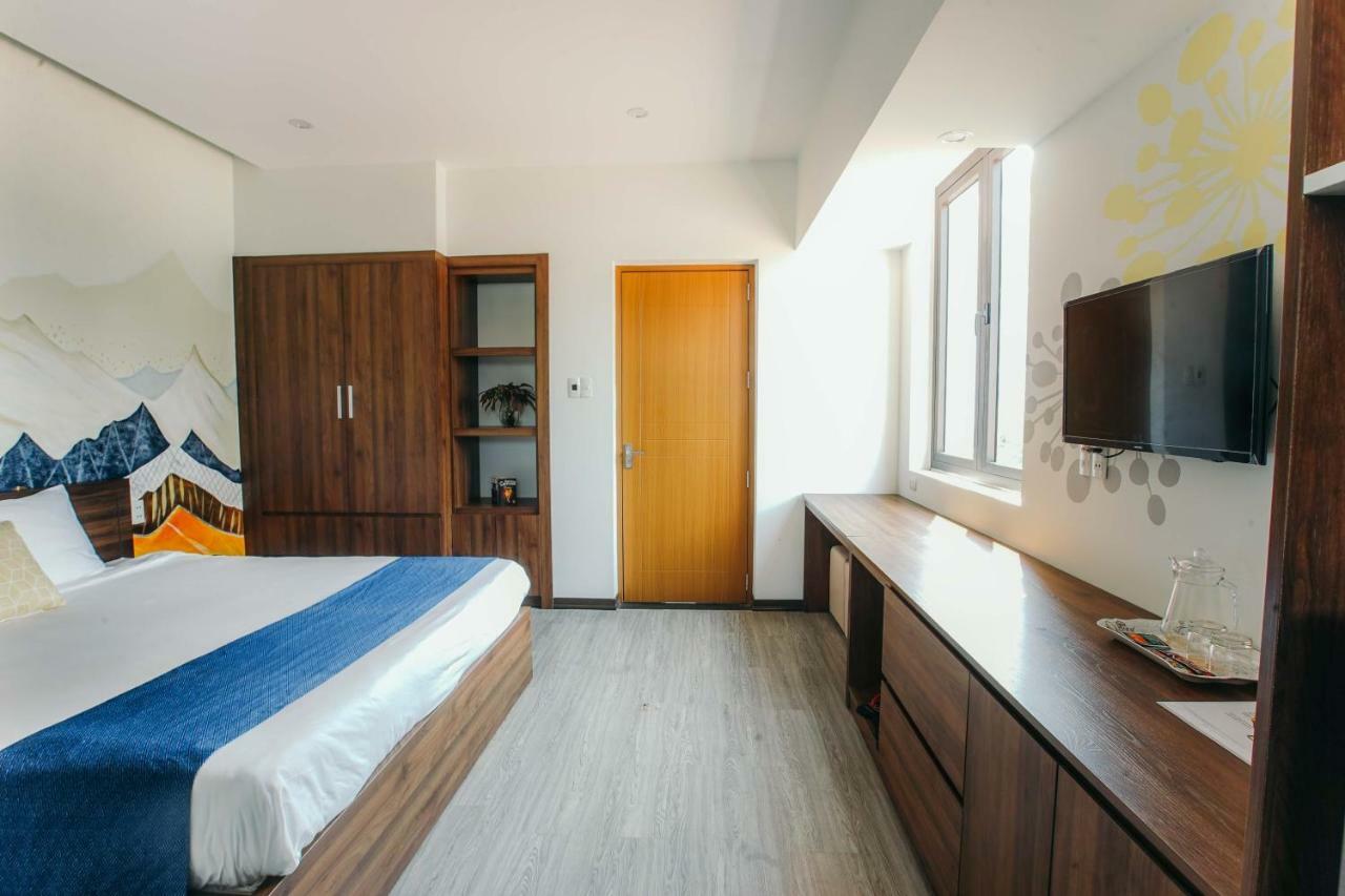 Royal Lion Hotel & Apartment ダナン市 エクステリア 写真