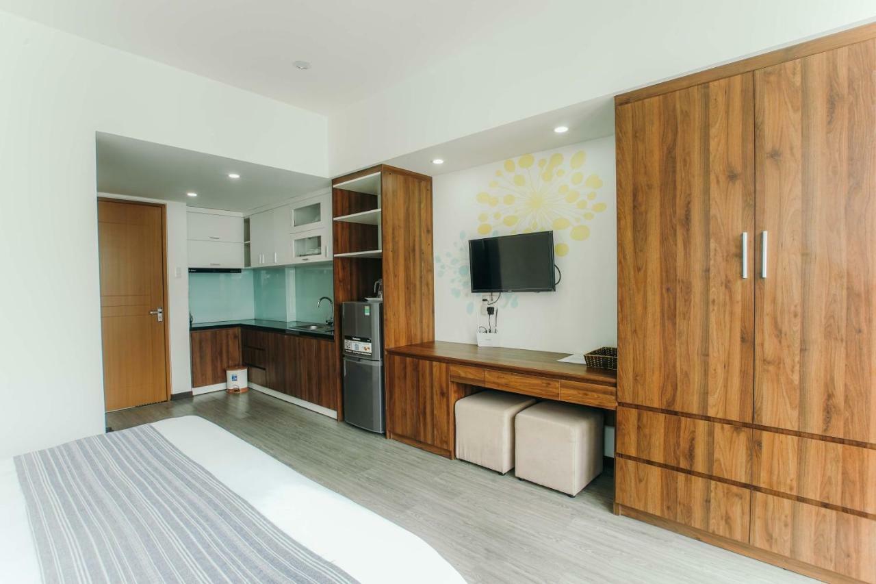 Royal Lion Hotel & Apartment ダナン市 エクステリア 写真