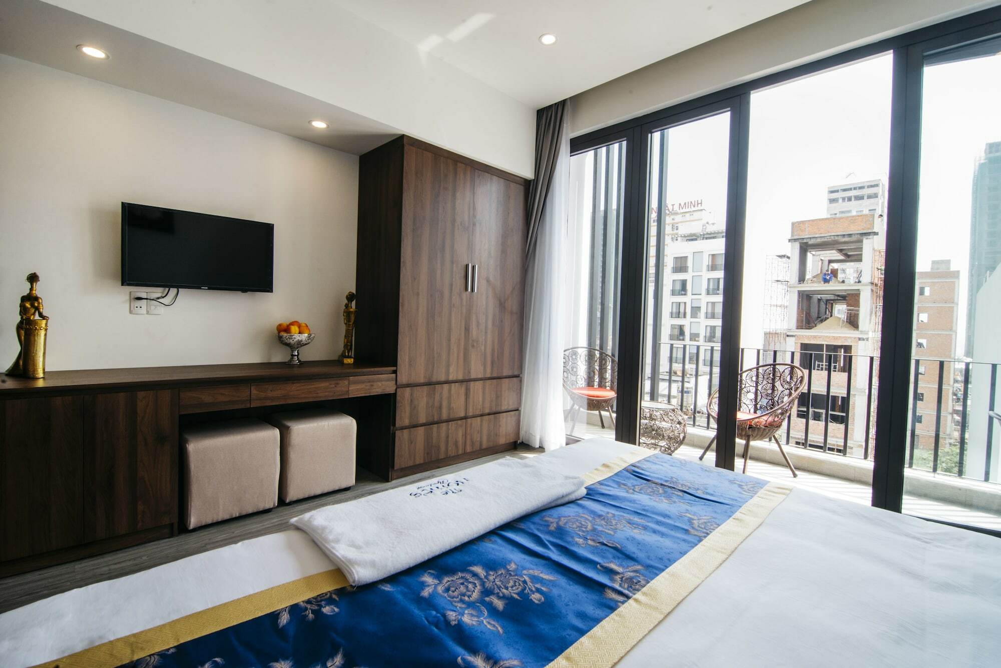 Royal Lion Hotel & Apartment ダナン市 エクステリア 写真